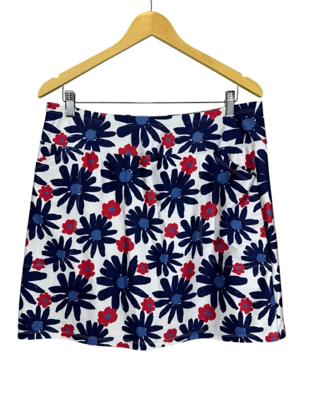 UV SKINZ Women's Large Red White Blue Floral Performance Skirt with Shorts